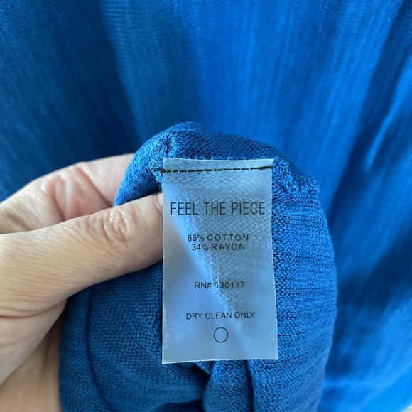 Feel the Piece V Neck Sweater - Picture 7 of 8